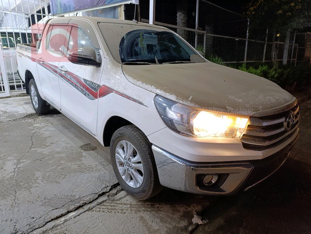 تويوتا هايلوكس